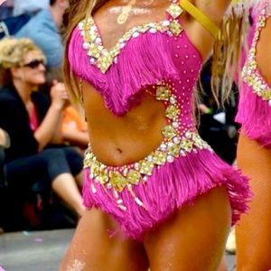 🩷 Brazilian Samba costume. Worn once for show. Sz: small/med. Made in Brazil.